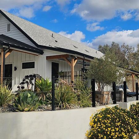 Hidden Hacienda Hotel Temecula Exterior photo